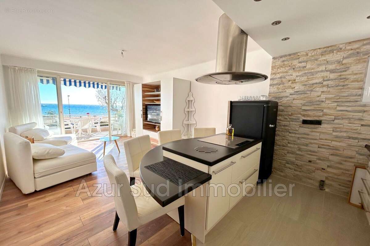 Appartement à VALLAURIS