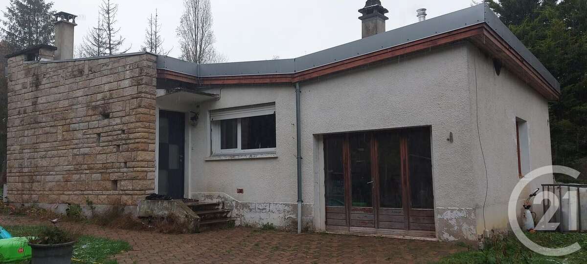 Maison à ESCOLIVES-SAINTE-CAMILLE