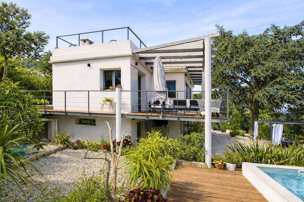Maison à MANDELIEU-LA-NAPOULE