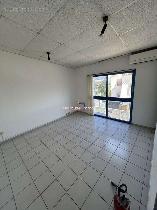 Commerce 49 m² à Cabestany  - photo 8
