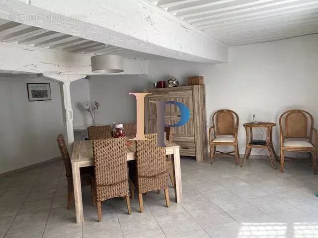 Maison à SAINT-CHRISTOPHE-EN-BRIONNAIS