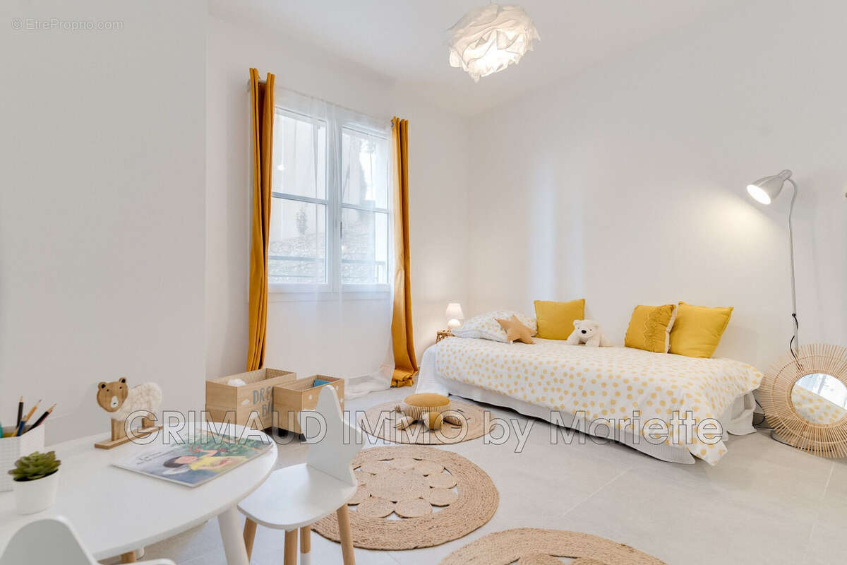 Appartement à GRIMAUD