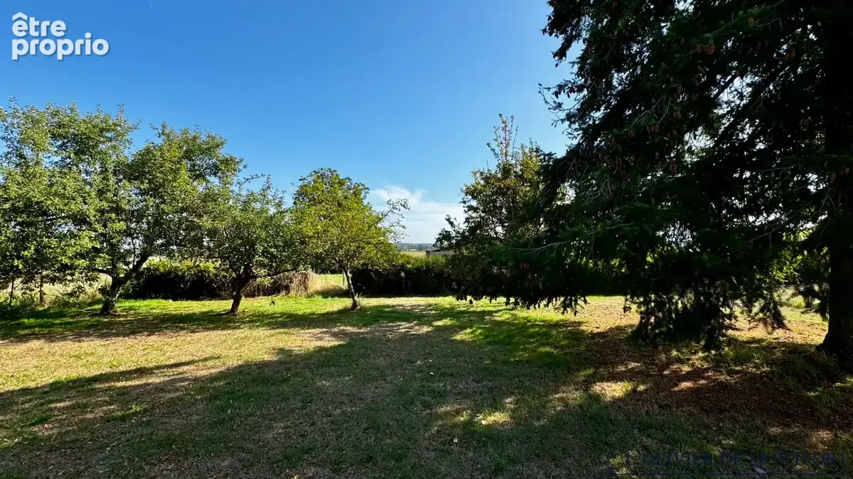 Maison de charme sur terrain de près de 2 hectares. - photo 3