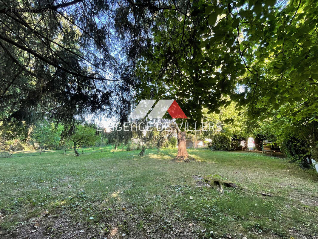 Terrain à bâtir de 1115 m2 - photo 2