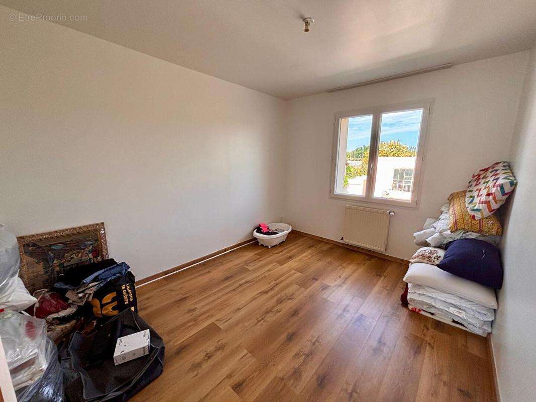 COUP DE COEUR À CHALLUY  Maison familiale de 130 m² avec terrain de 1 045 m² - photo 7