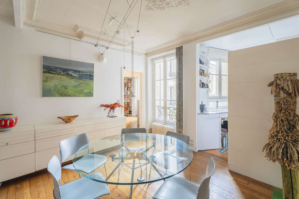 Appartement à PARIS-14E