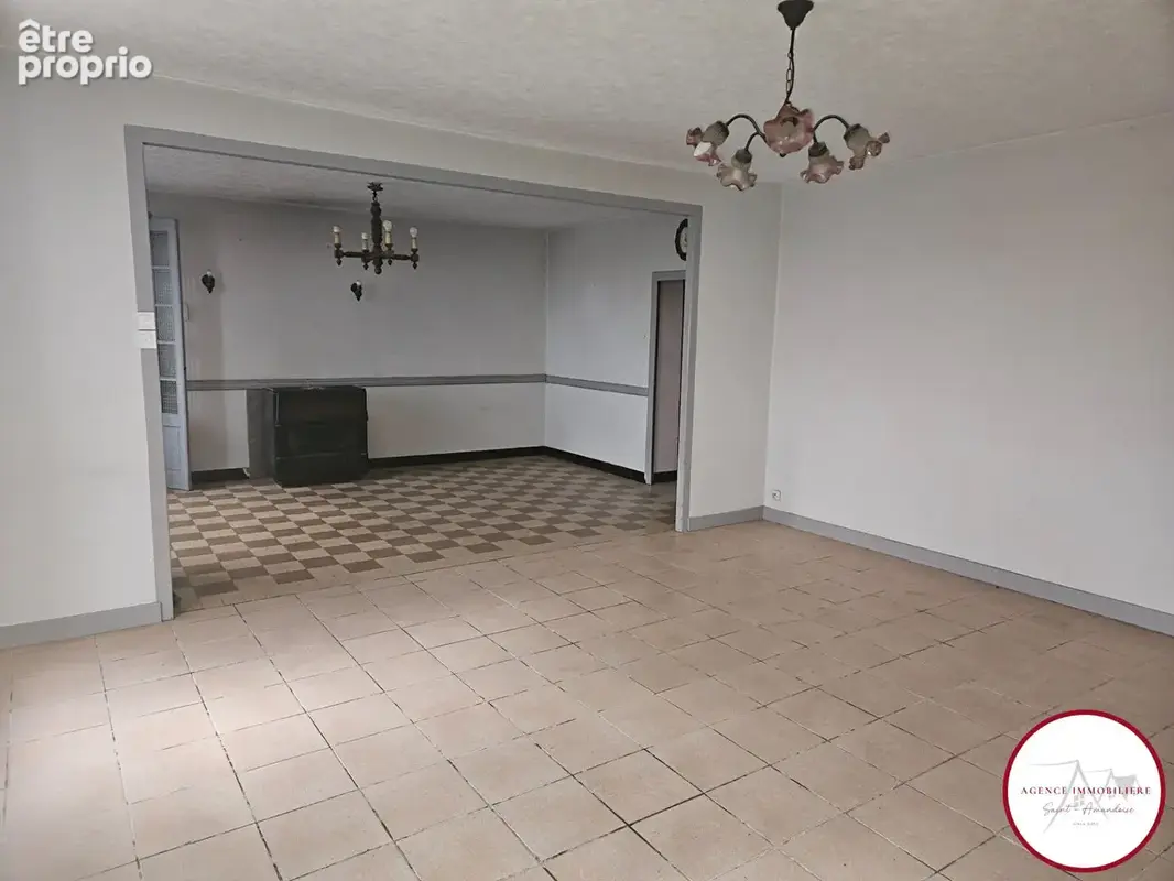 A Bigny-Vallenay, vaste maison de 5 chambres avec grange et grand terrain arboré . - photo 4