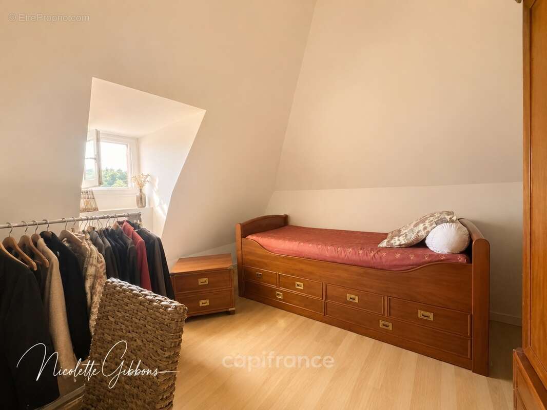 Jolie maison en pierres avec petites dépendances - photo 16