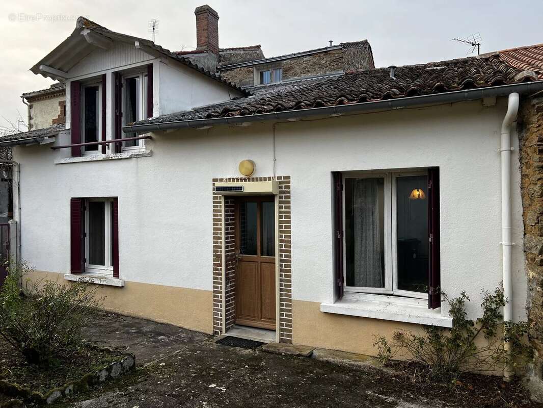 Maison à BELLAC