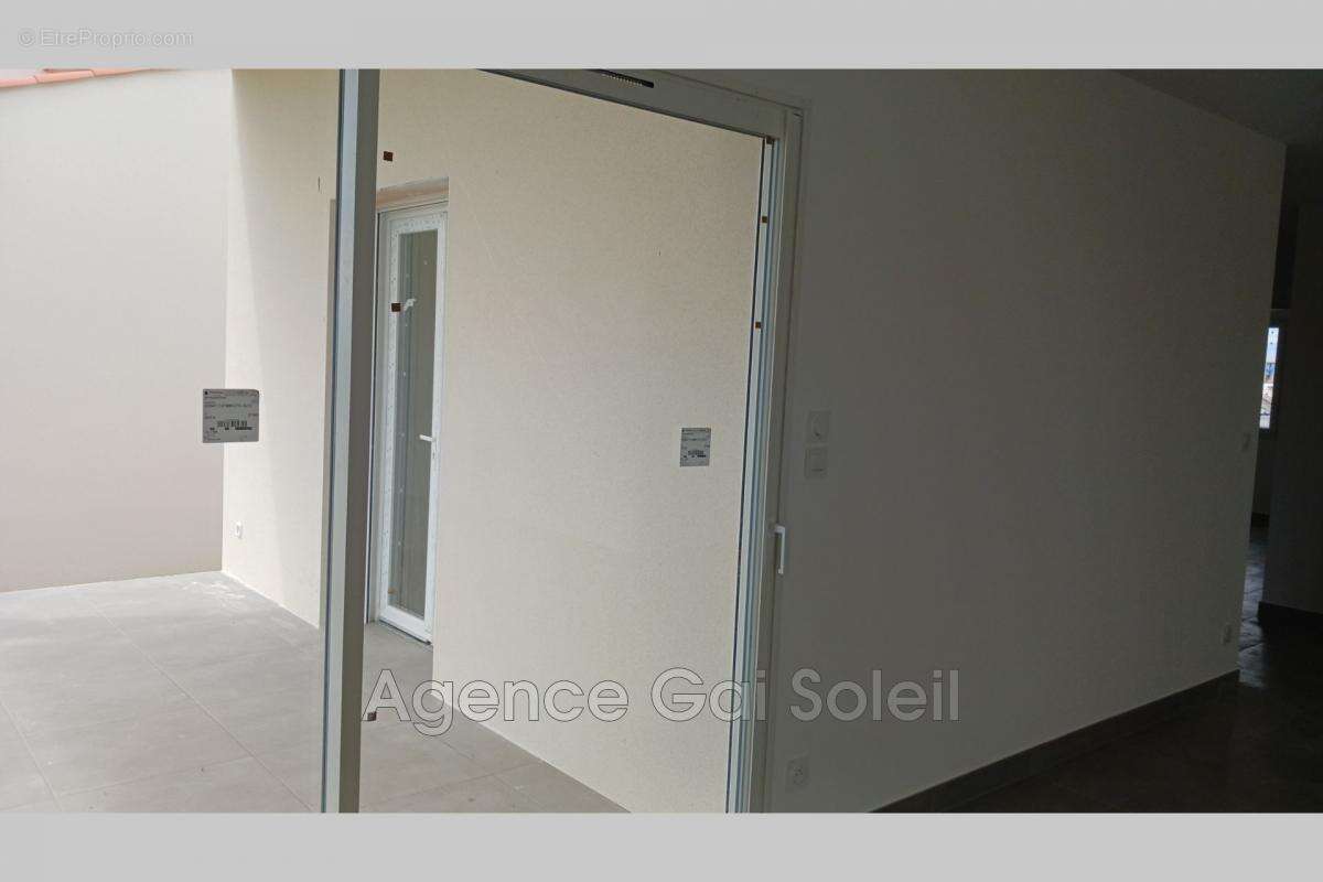 Maison à NISSAN-LEZ-ENSERUNE