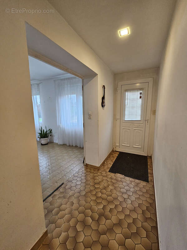 Bragny sur Saône, maison de plain pied à conforter - photo 6
