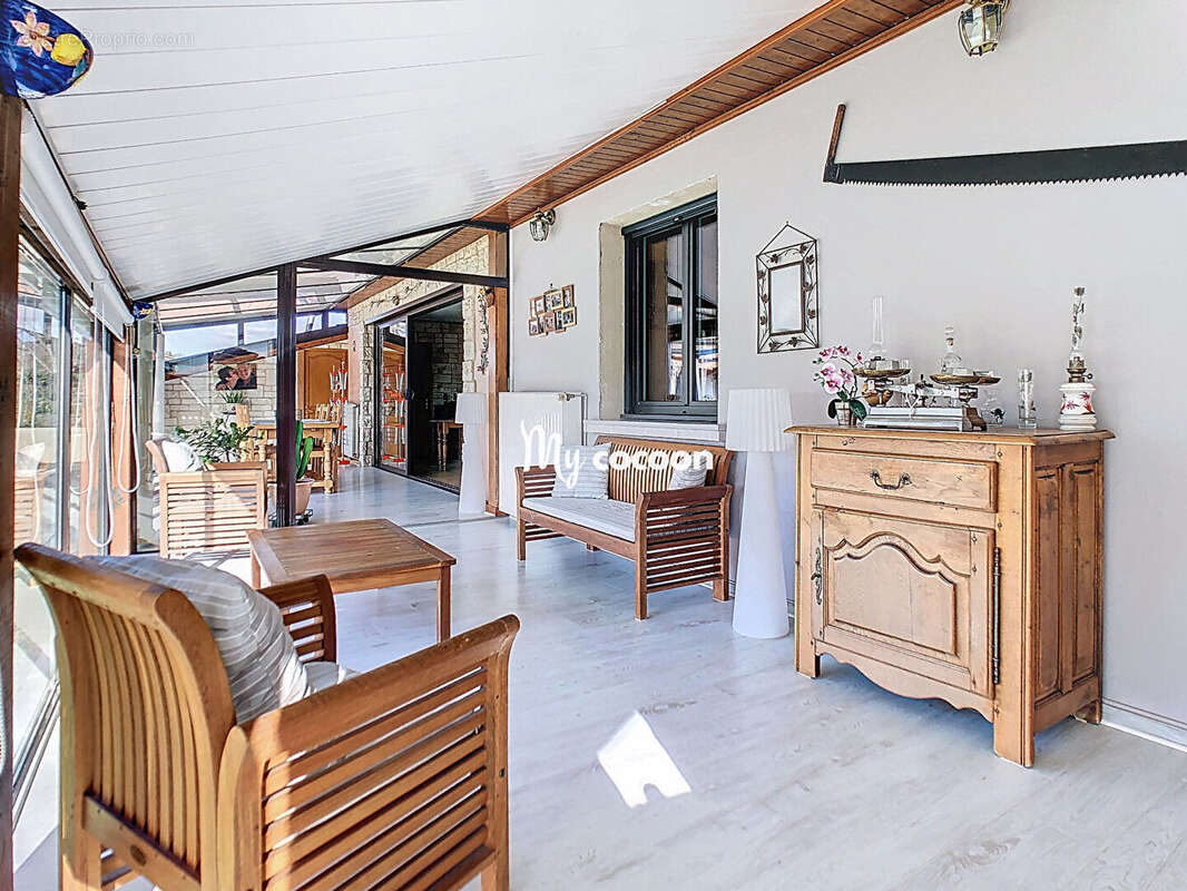 Maison - T5 - 141 m² - photo 7