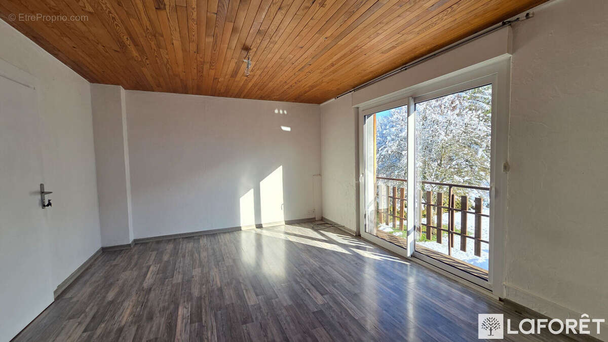Appartement à GRANGES-NARBOZ