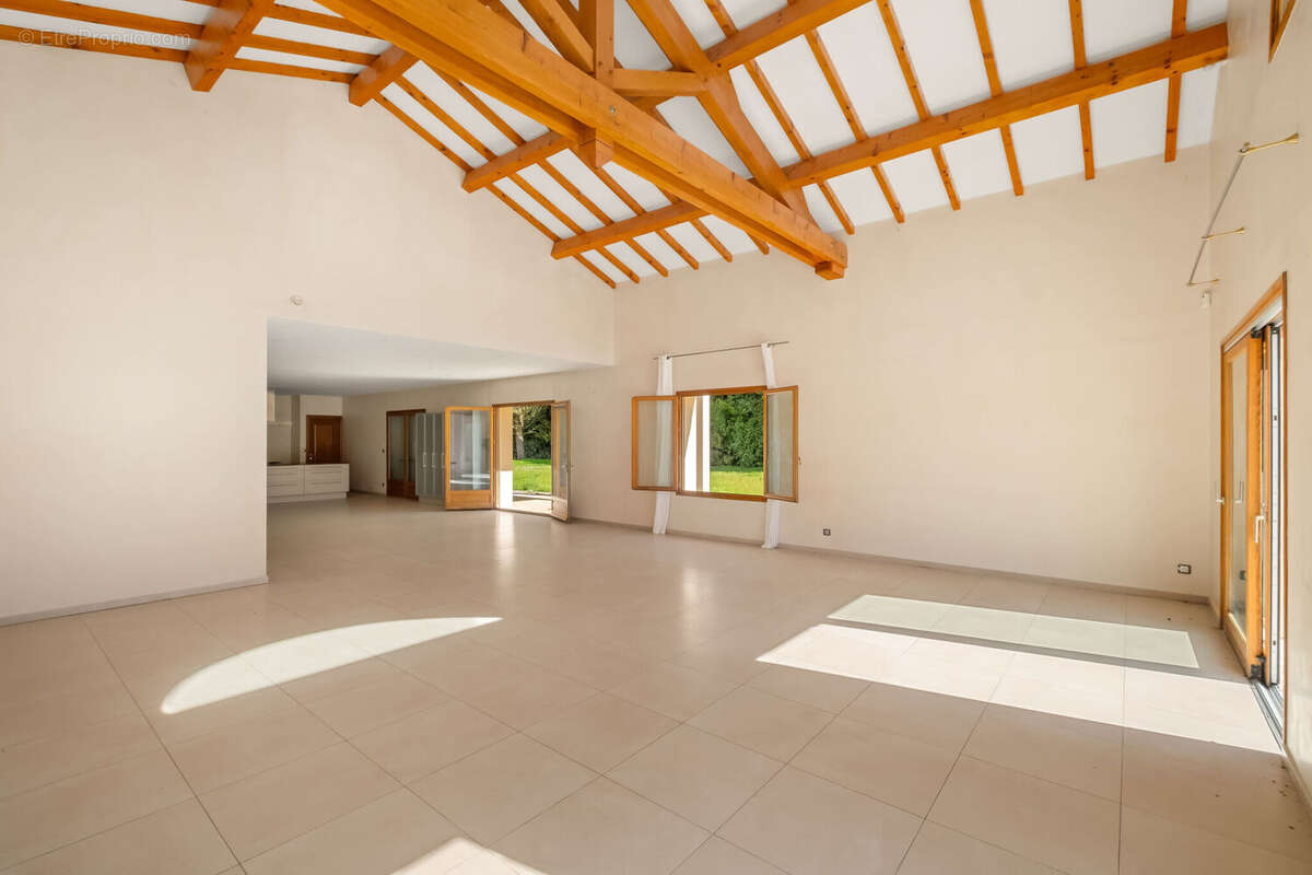 Photo 7 - Maison à SAINT-PIERRE-DE-CHANDIEU