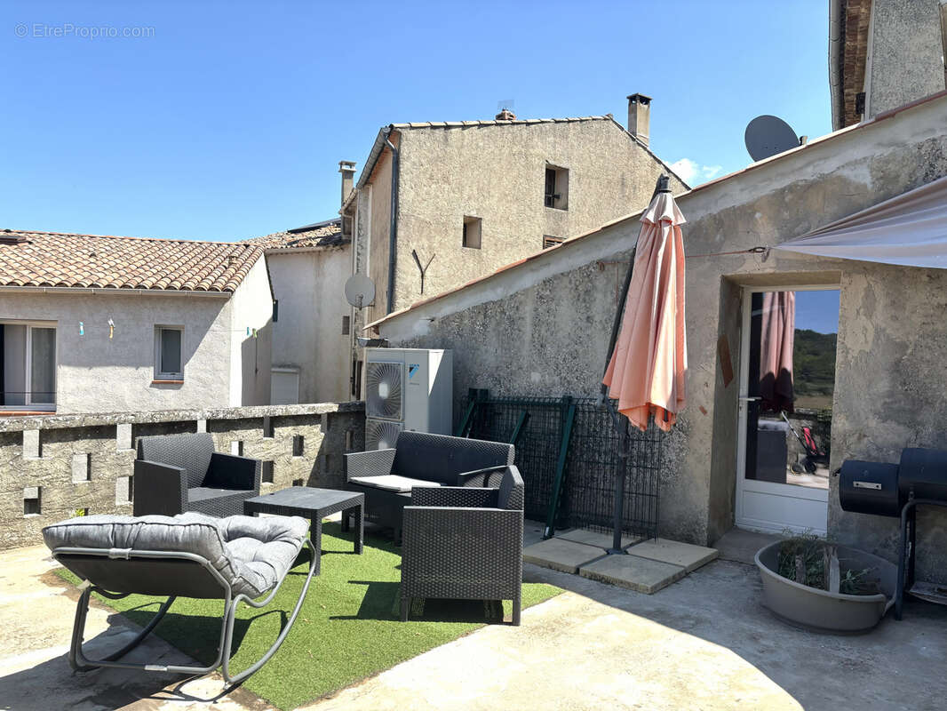 Grande maison de village avec garages et caves - photo 4