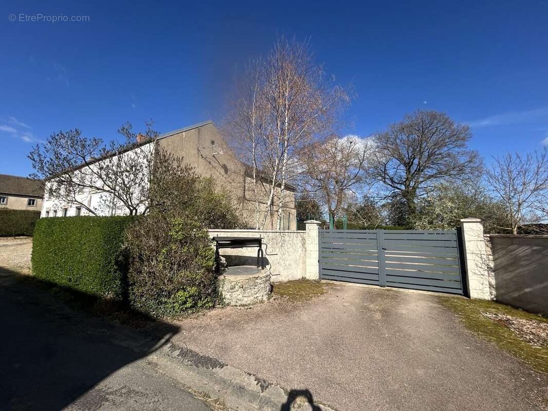 Maison à ARS-LES-FAVETS