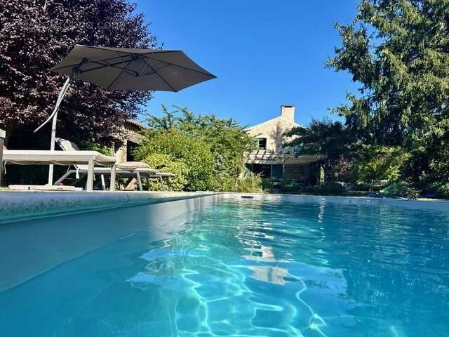 Maison à BAZOGES-EN-PAREDS