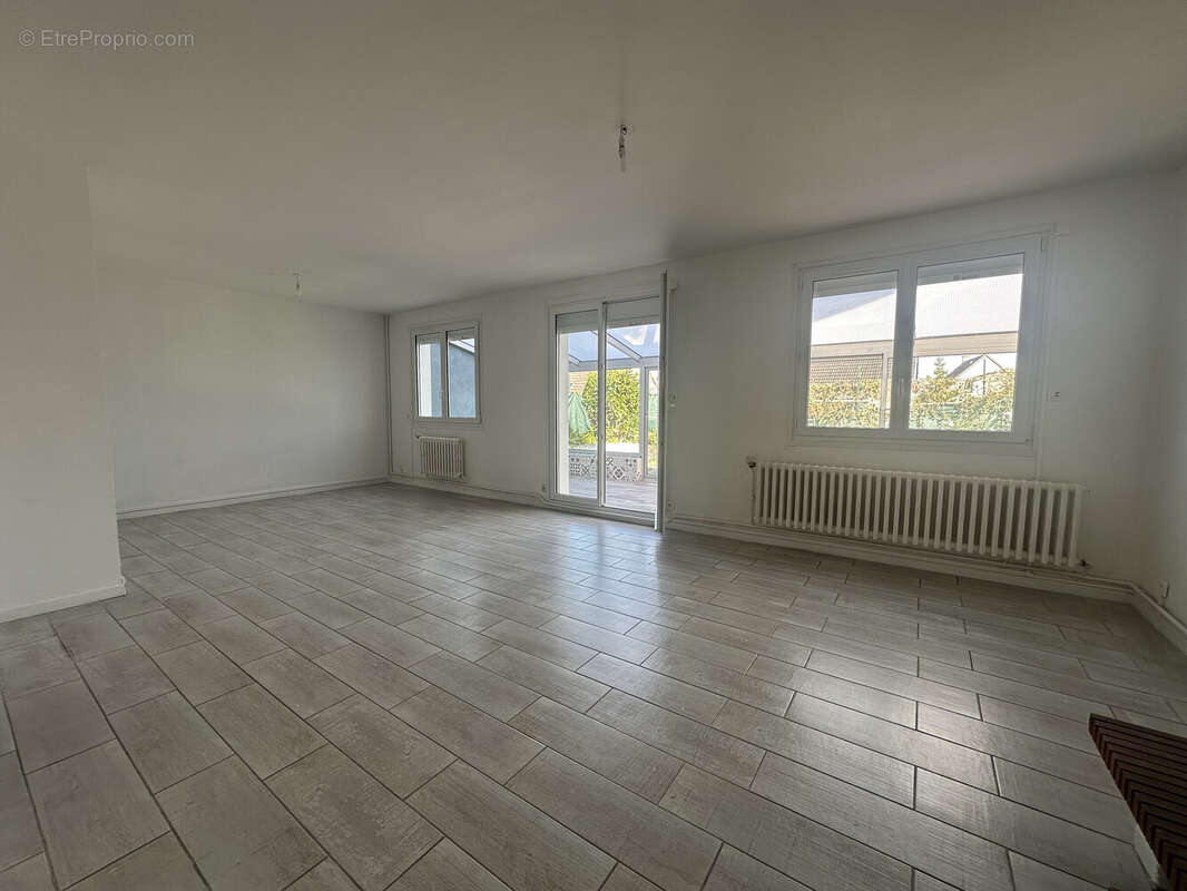 Maison à EQUEURDREVILLE-HAINNEVILLE
