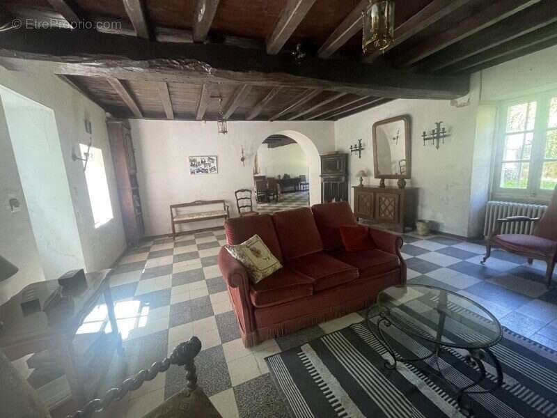 Maison à LA TOUR-BLANCHE