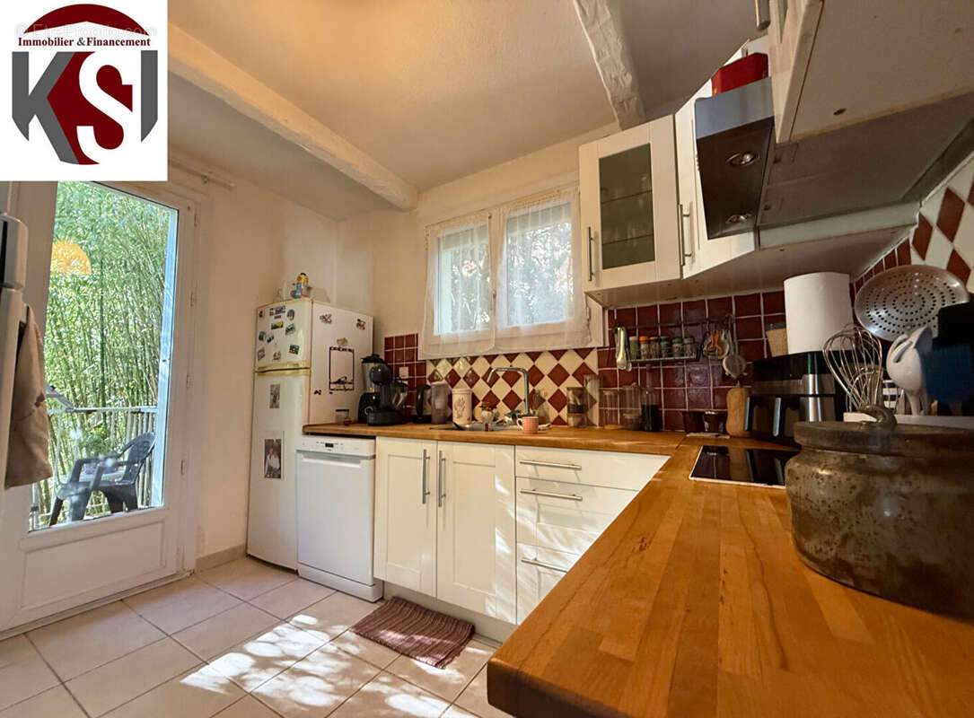 Maison à SEILLONS-SOURCE-D'ARGENS