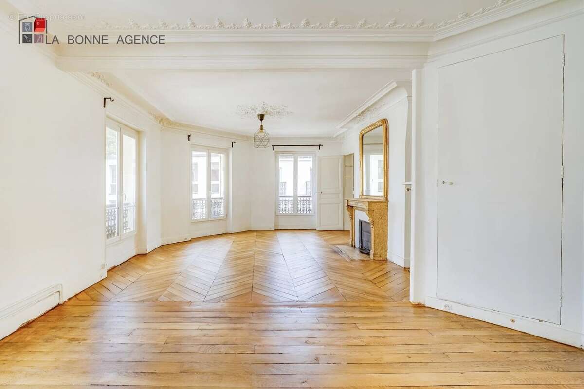 Appartement à PARIS-17E