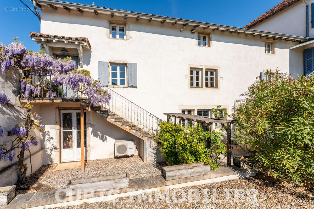 Maison à VILLEFRANCHE-SUR-SAONE