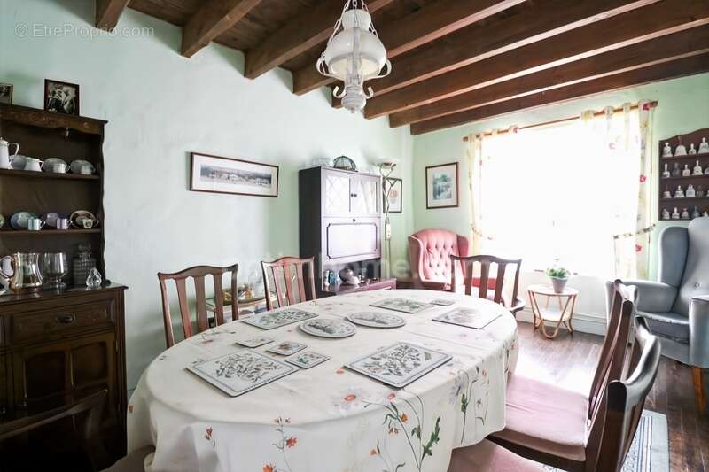 Maison à SAINT-LEGER-MAGNAZEIX
