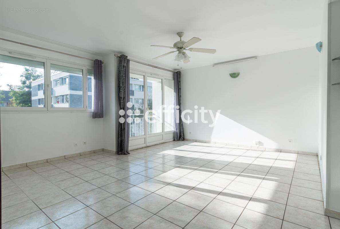 Appartement à VILLENEUVE-LE-ROI