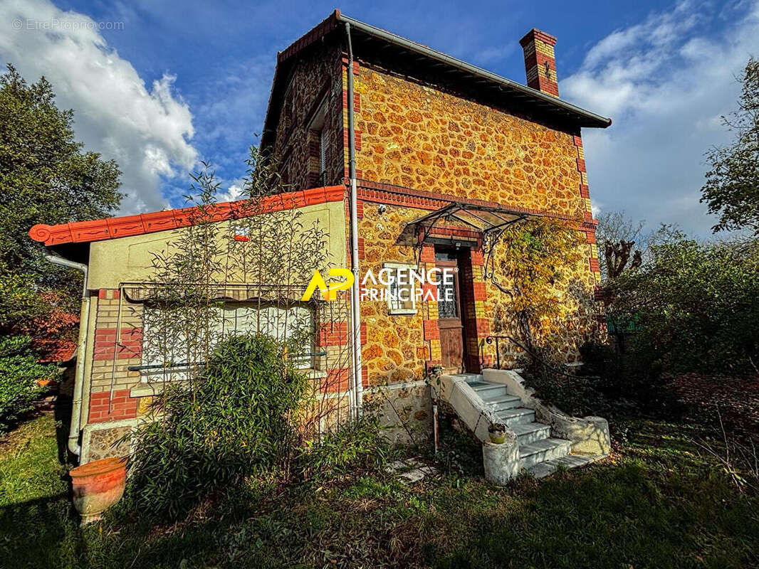Maison à SARTROUVILLE