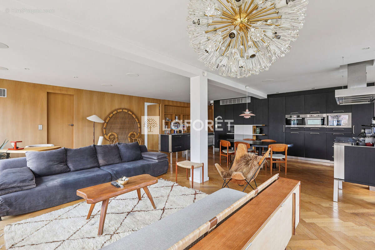 Appartement à PARIS-14E