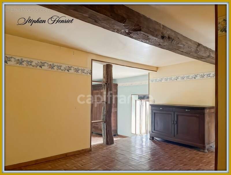 Maison en pierre à rénover – Fort potentiel – Thin-le-Moutier (08) - photo 12