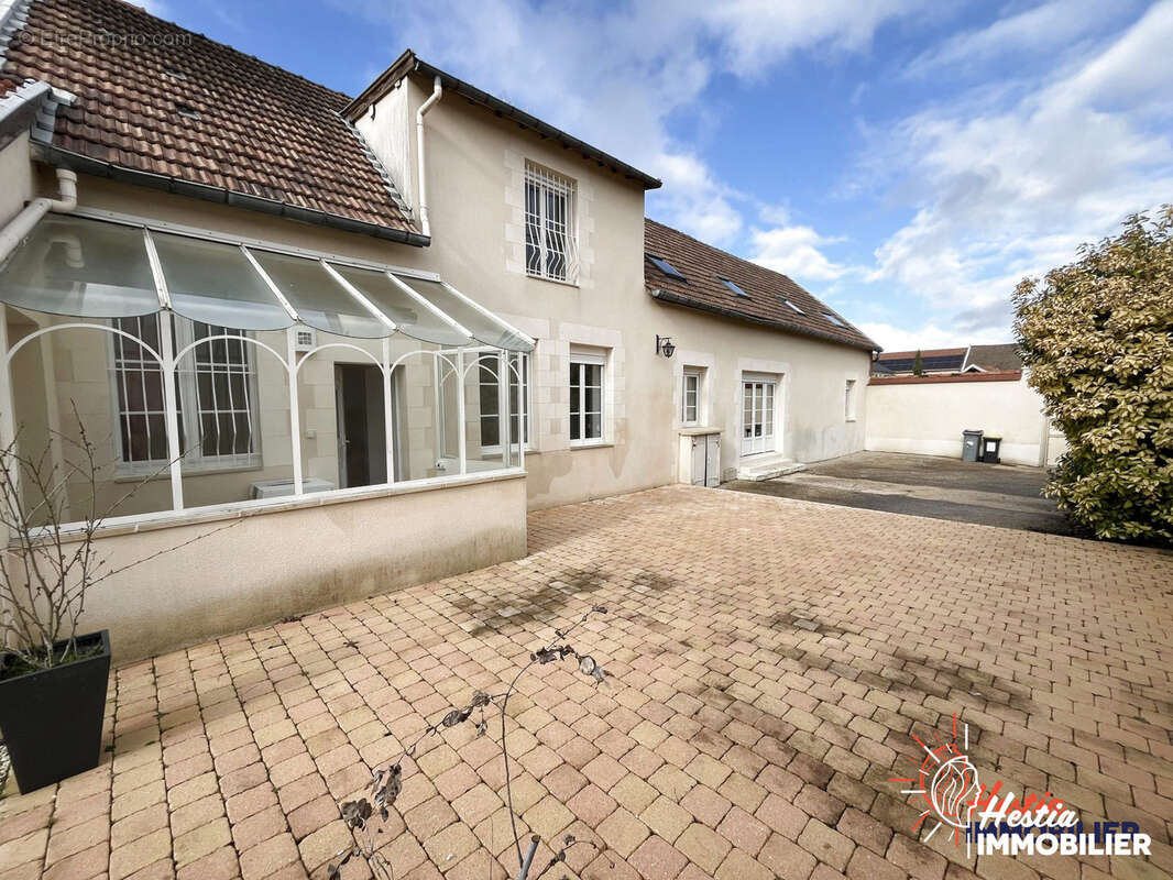 Maison à MONTBRE