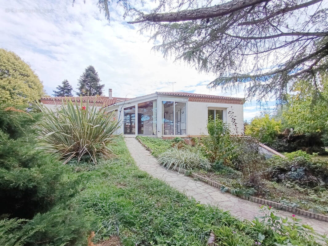 Maison à SAINTE-COLOMBE-EN-BRUILHOIS