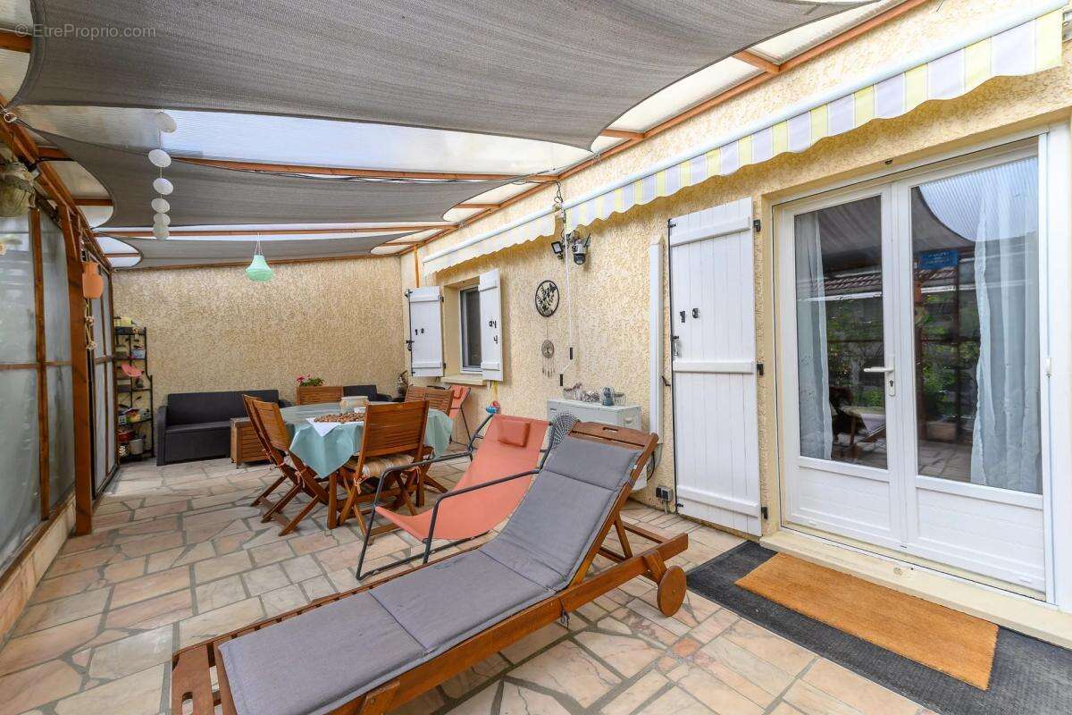 Maison à CLAYE-SOUILLY