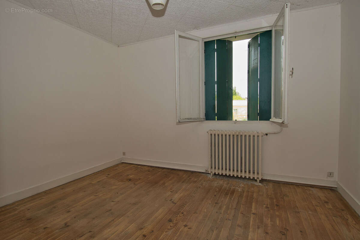 Maison à LES EGLISOTTES-ET-CHALAURES