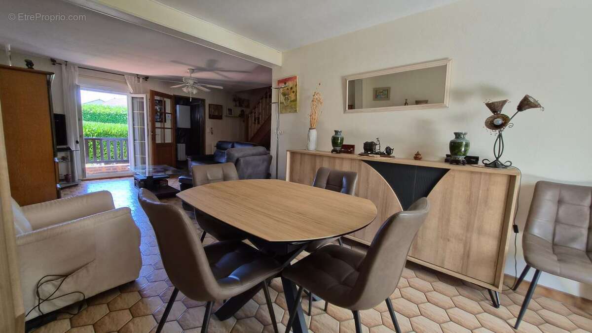 Maison à OLLAINVILLE