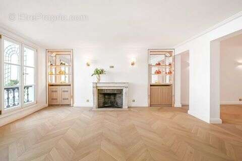 Appartement à PARIS-6E