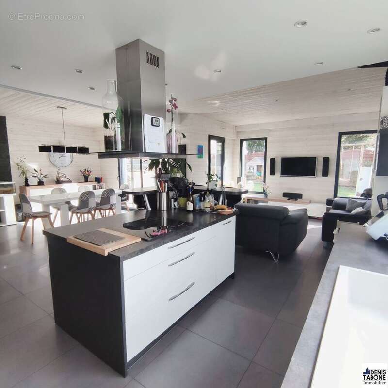 Maison à MONTLIGNON