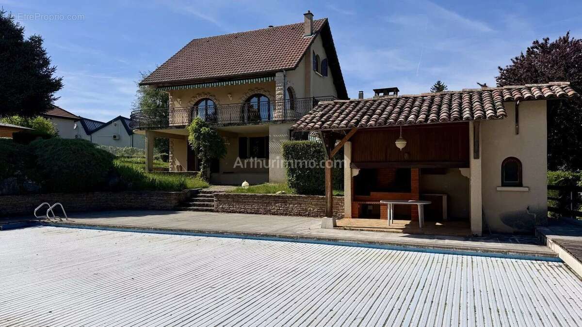 Maison à DOLOMIEU