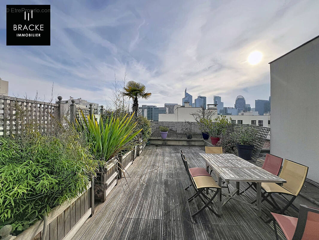 Appartement à COURBEVOIE
