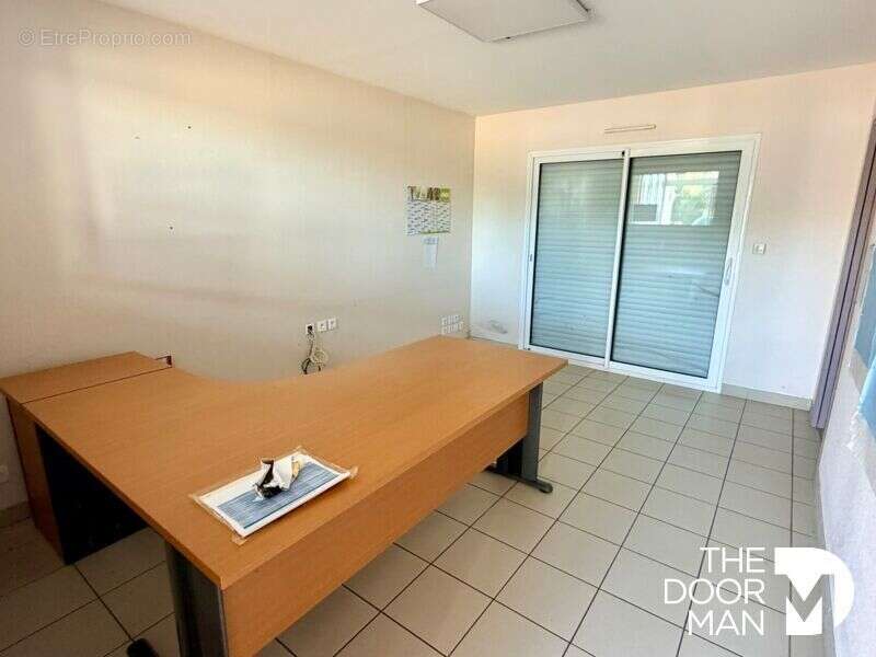 Bureau 22600 - photo 9