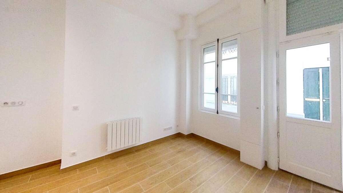 Appartement à PARIS-18E