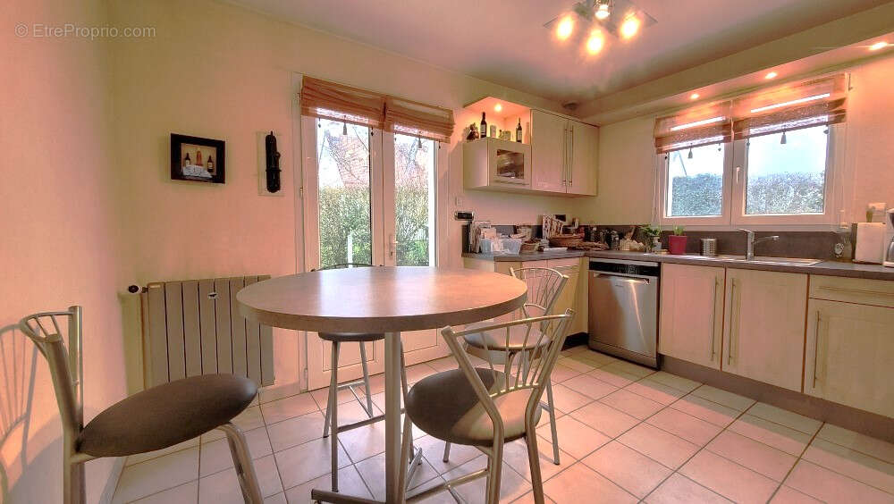 Maison à CORMELLES-LE-ROYAL