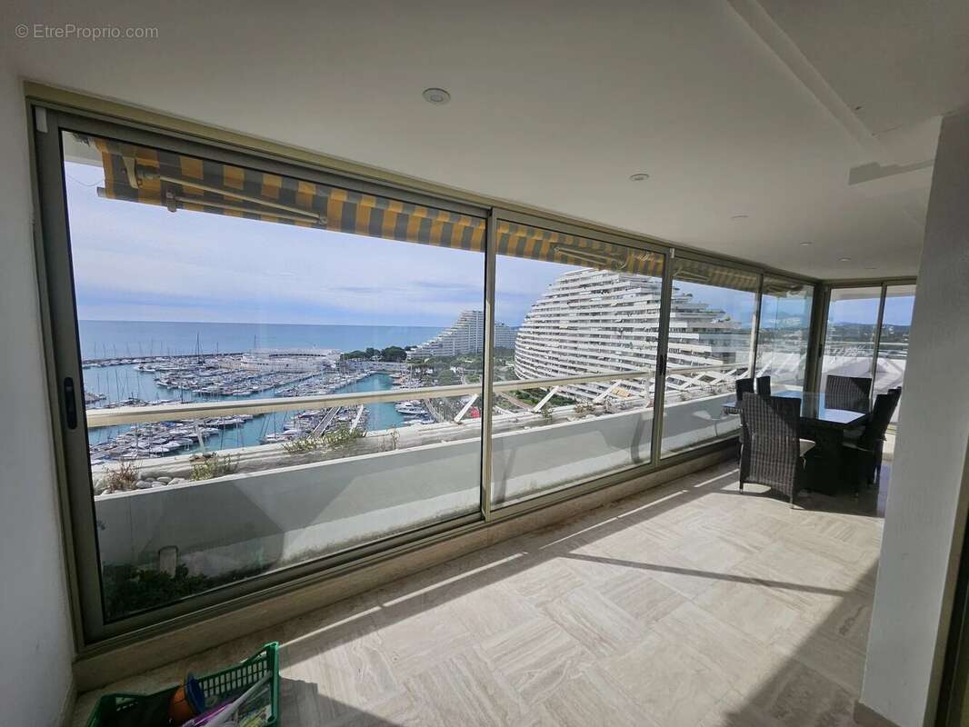 Appartement à VILLENEUVE-LOUBET