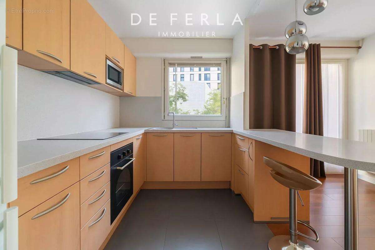 Appartement à PARIS-14E