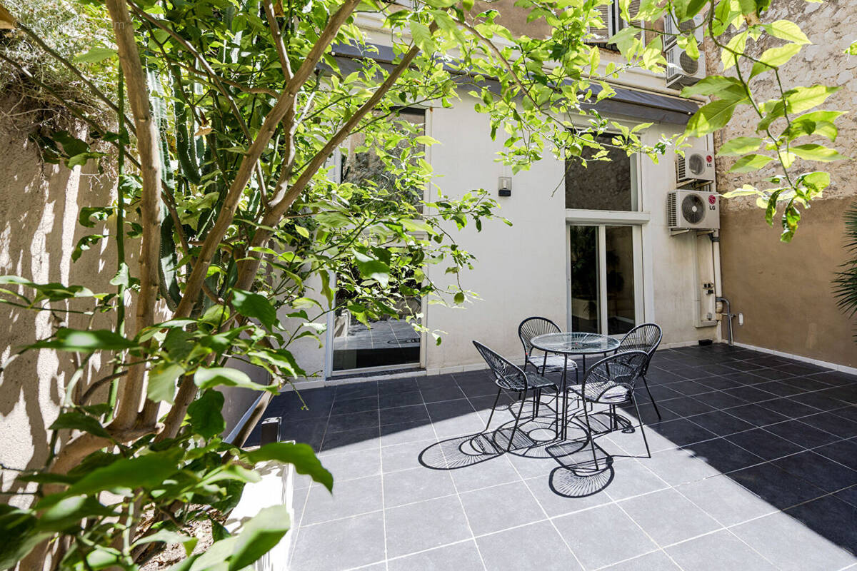 Appartement à MARSEILLE-6E