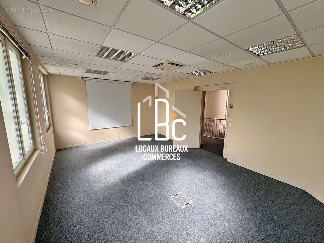 Commerce 225 m² à Nantes  - photo 5