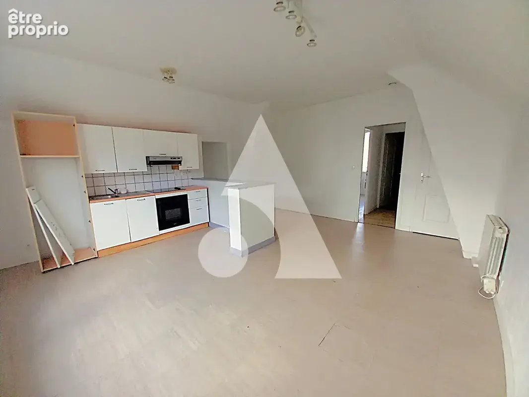 Immeuble de rapport à Maubeuge : 5 logements, un commerce et un potentiel locatif à étudier - photo 3