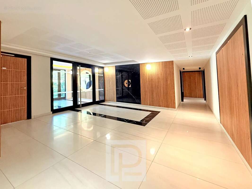 Appartement à MOUGINS