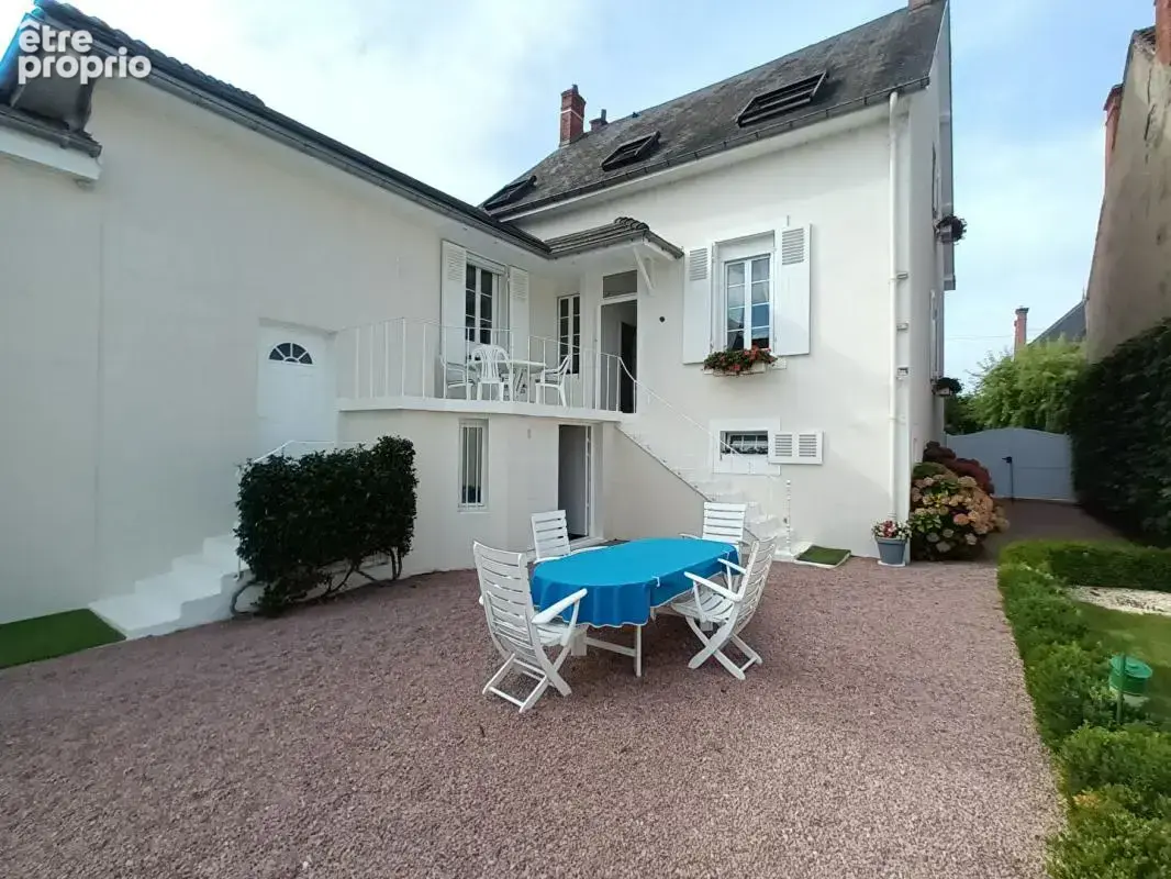 Maison de qualité avec piscine, studio indépendant et dépendances - photo 3